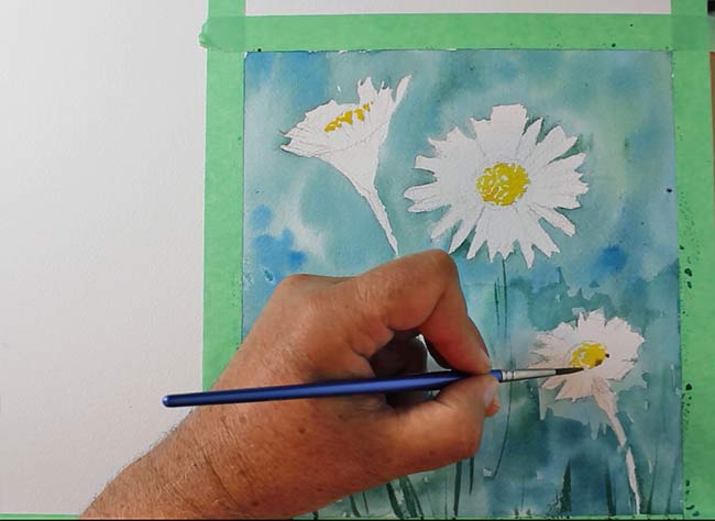 Adding details to the daisies with New Gamboge as a shadow tint